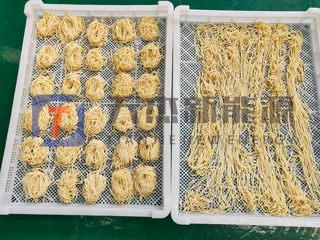 延邊面條烘干機(jī)烘干盤面現(xiàn)場